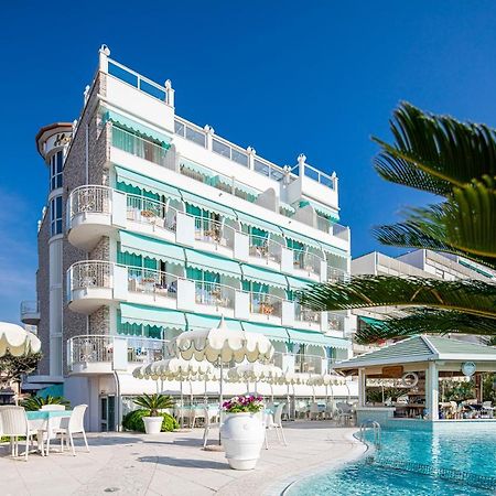 Hotel Punta Dell'Est Lignano Sabbiadoro Exteriör bild