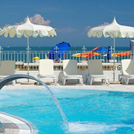 Hotel Punta Dell'Est Lignano Sabbiadoro Exteriör bild