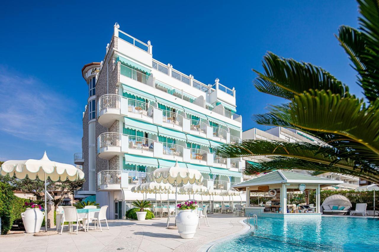 Hotel Punta Dell'Est Lignano Sabbiadoro Exteriör bild